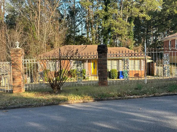 2252 Mark Trl, Decatur, GA 30032