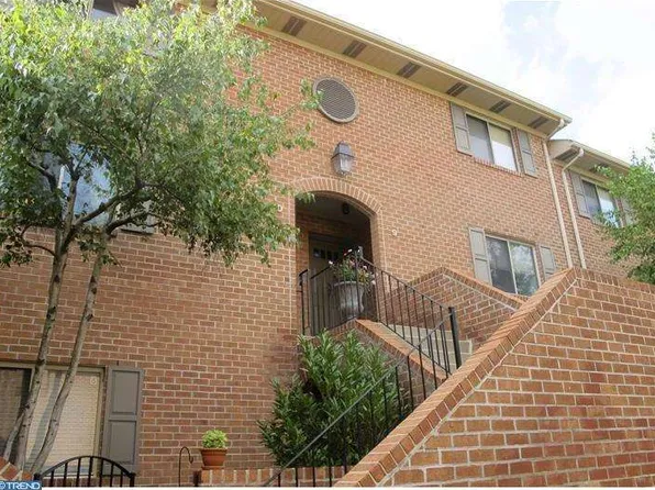 50 Woodside Rd APT 9, Ardmore, PA 19003