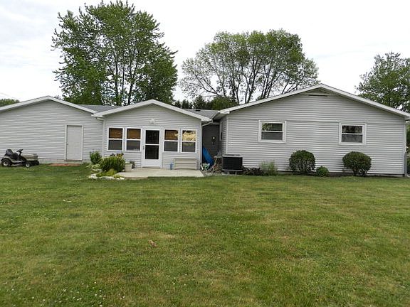 3rd image of 1095 Wyoming Dr