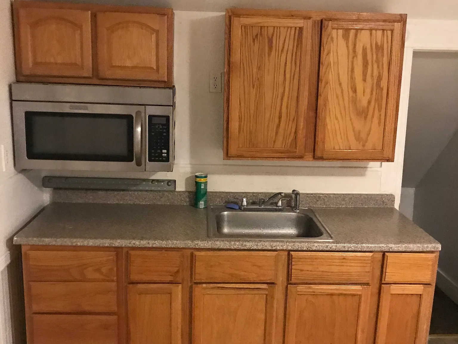 2 bed, 810 sqft, $1,350 — Photo 2