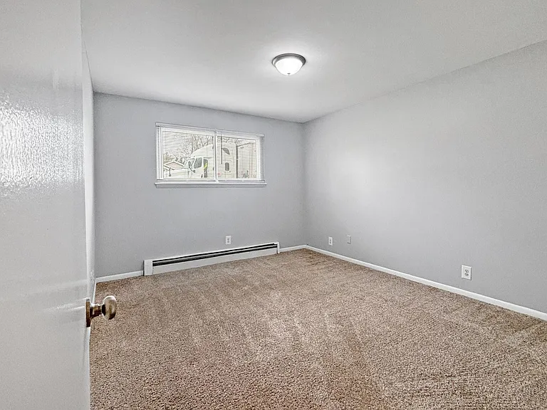 531 W 20th St #27 — Photo 5