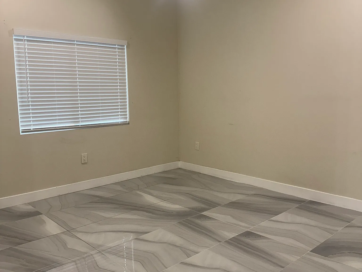 3 bed, $1,450 — Photo 1