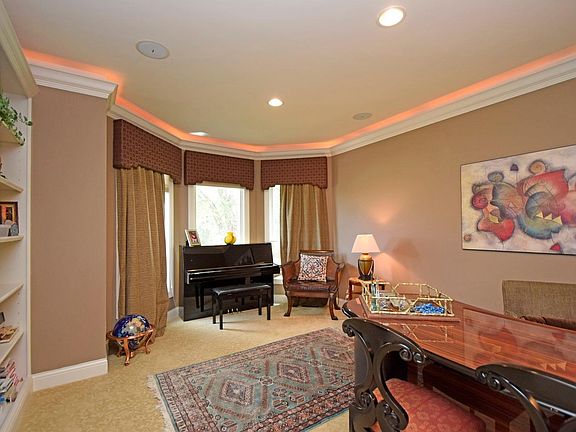 3rd image of 4325 Mackenzie Ct