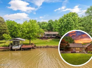 3425 N Cove Dr, Louisville, TN 37777