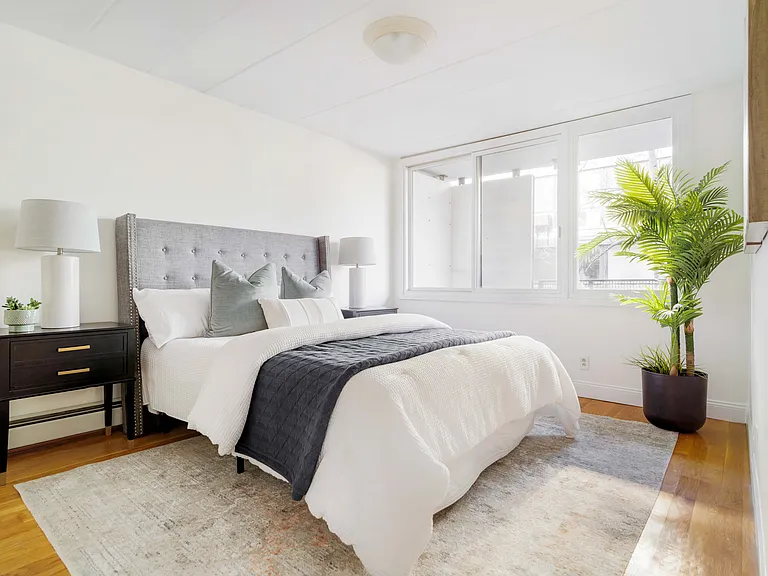 345 Harvard St #1D — Photo 4