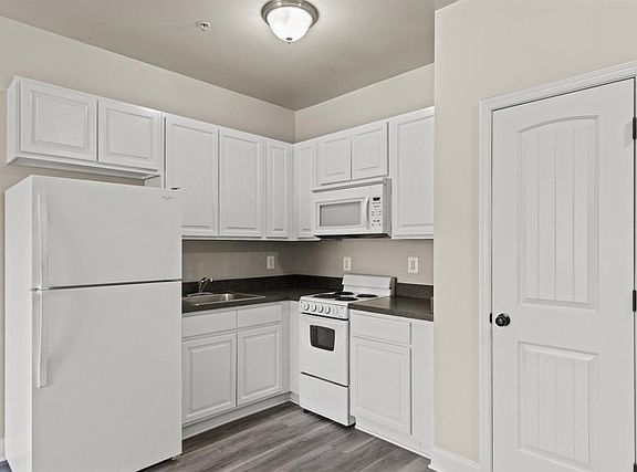 4th image of 45 E 7th Ave APT 306