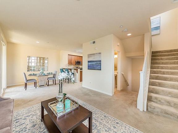 3rd image of 776 Grandview Ter