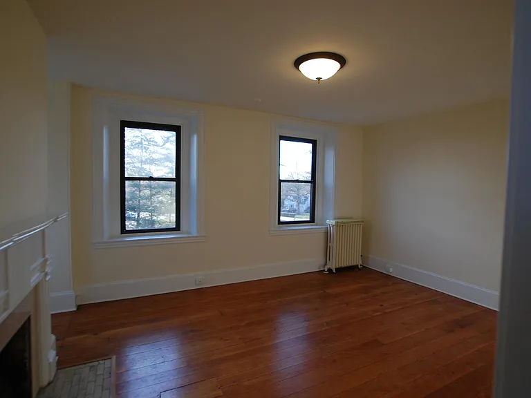 800 E Marshall St #5 — Photo 5