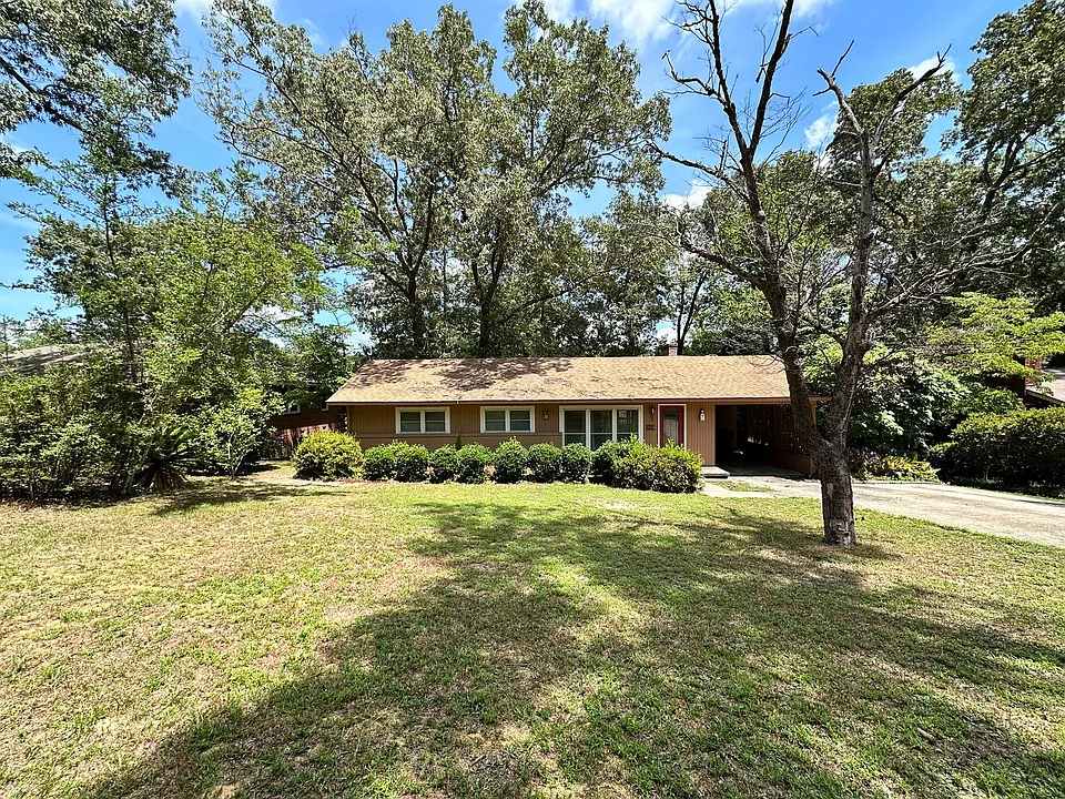 3221 Foxhall Rd
