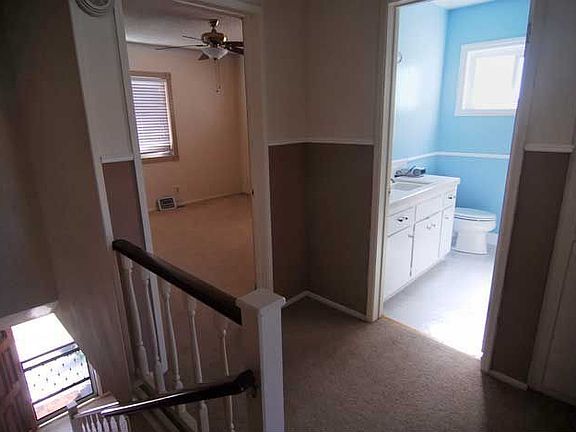 upstairs 2 BD & Full Bath