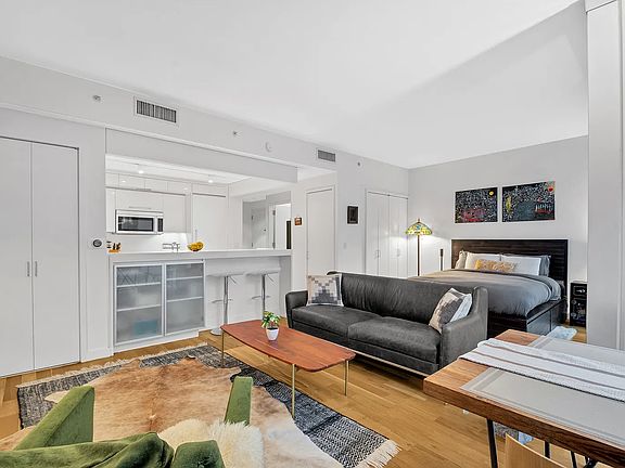 4th image of 50 Franklin St APT 3B