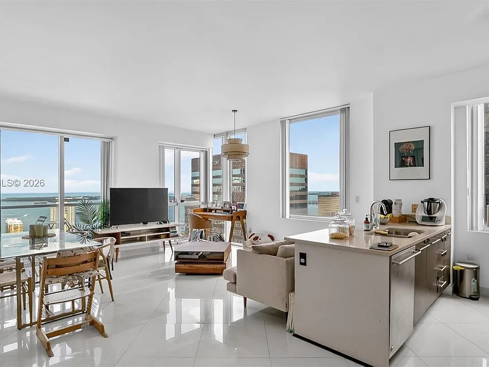 500 Brickell Ave #4102