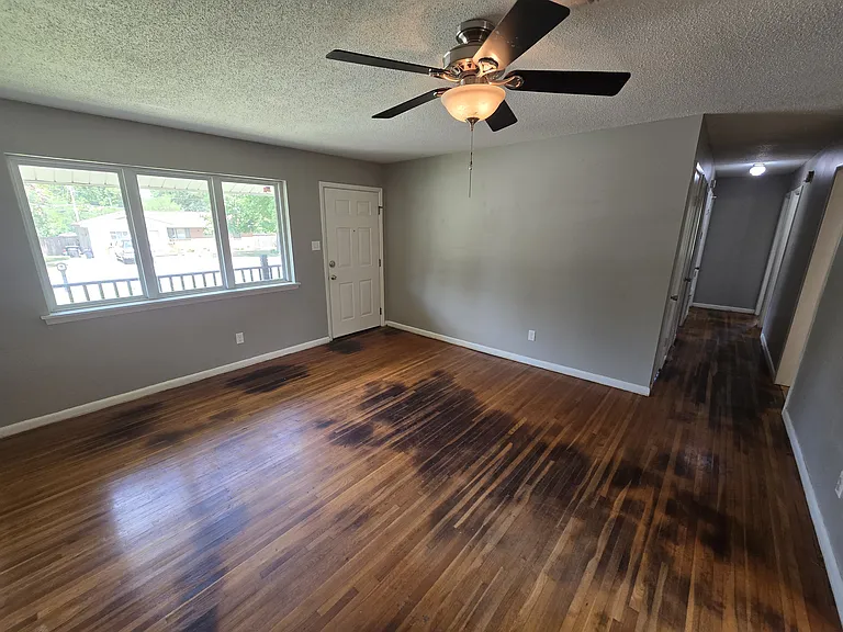 416 Smart St — Photo 3