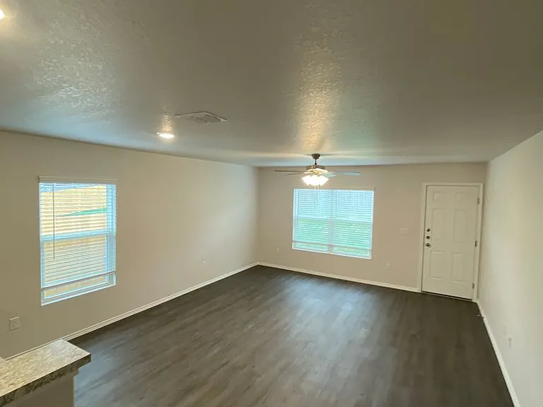 4222 Legend Hts — Photo 10