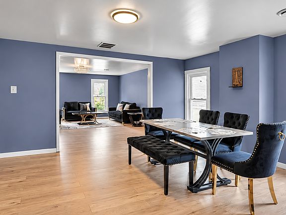 3rd image of 152 Lewis St #2