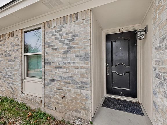 5th image of 733 Reveille Rd