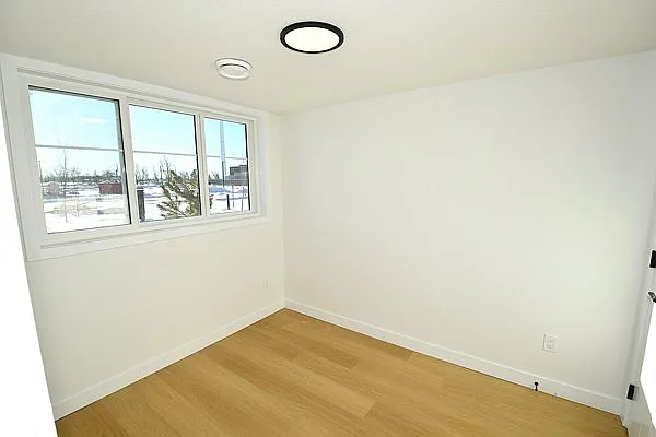 SF320- 3 Bed + Den, 2.5 Bath Townhouse in Keswick - 18120 28 Ave SW - August 11 Update — Photo 4