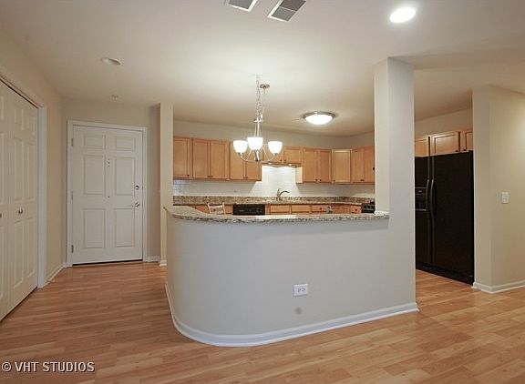 3rd image of 17 E Hattendorf Ave Unit 206