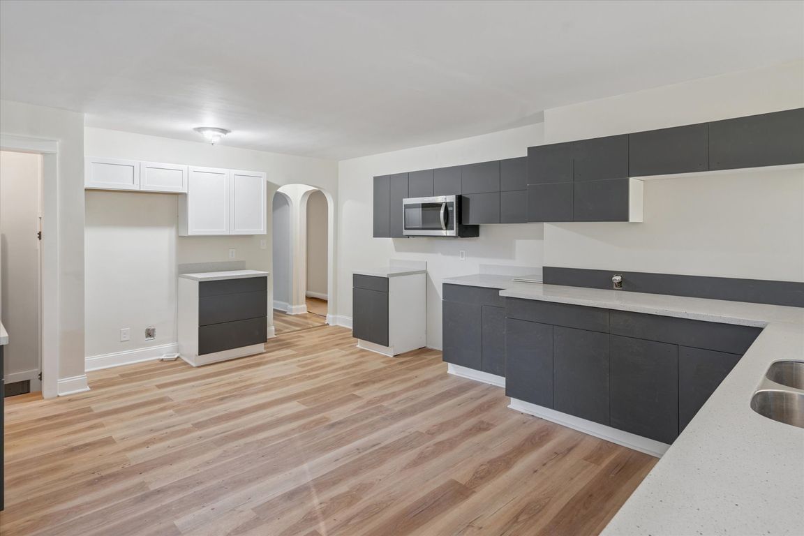 next background image