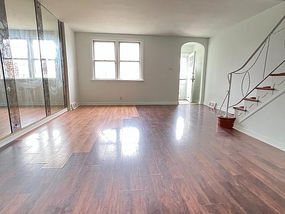 3rd image of 7127 Horrocks St
