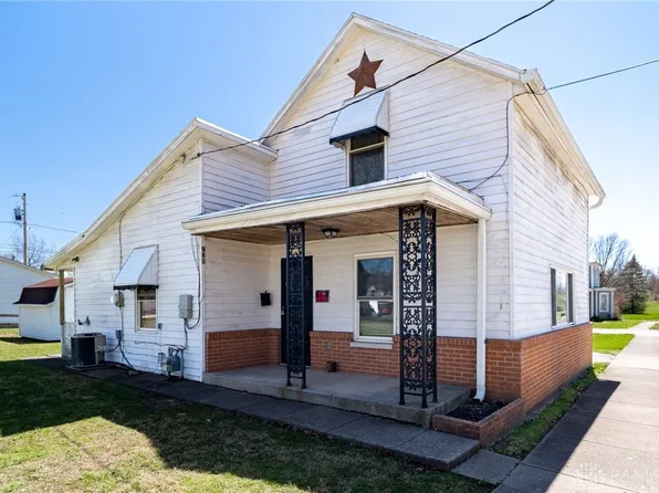 208 S Henry St, New Carlisle, OH 45344