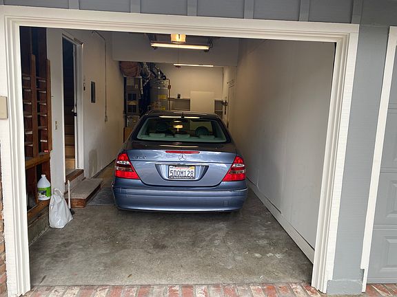 3rd image of 4153 Byron St