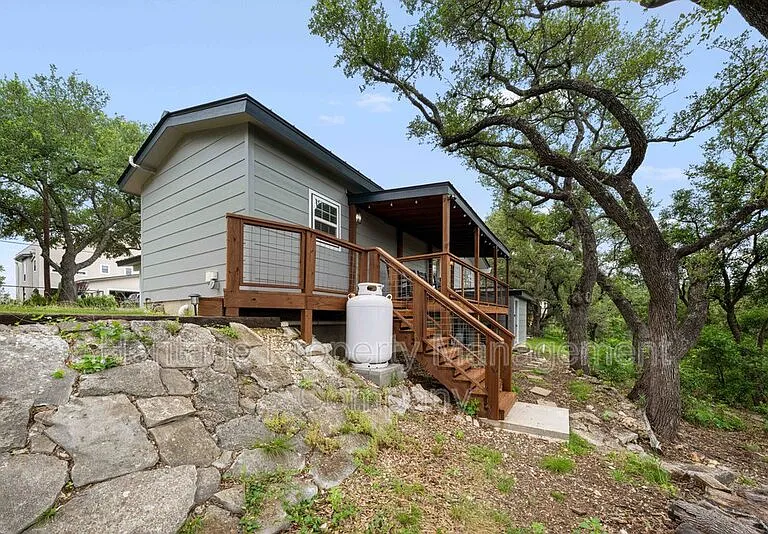 784 Hill Top Dr — Photo 32