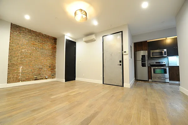 Rented by Miron Realty Group | media 76