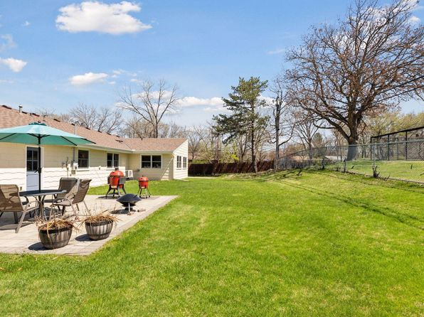 502 Drillane Rd, Hopkins, MN 55305