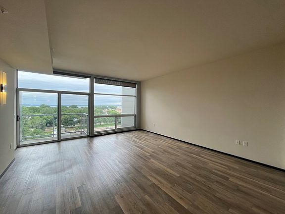 2nd image of 822 E Washington Ave #816