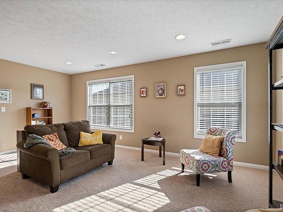 2nd image of 4900 Penrose Dr