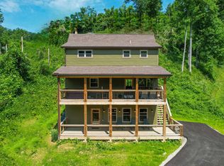 113 Village Dr, Gatlinburg, TN 37738