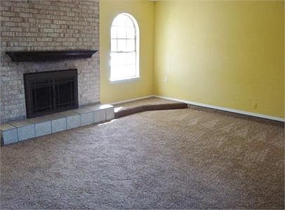 2nd image of 304 La Salle Dr