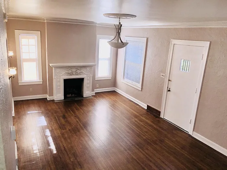 2101 S Boston Ave #10 — Photo 2