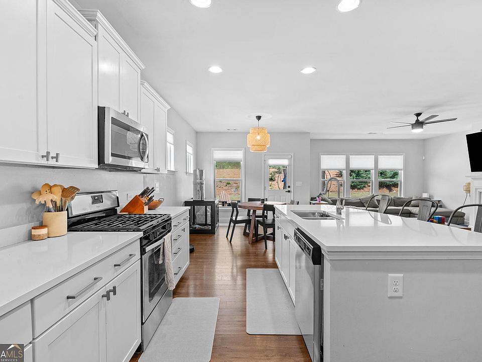 1st image of 202 Roundwood Way