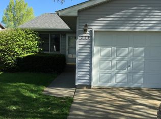 213 Wintergreen Dr, Chatham, IL 62629