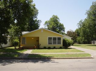 407 W Elm St, Olney, TX 76374