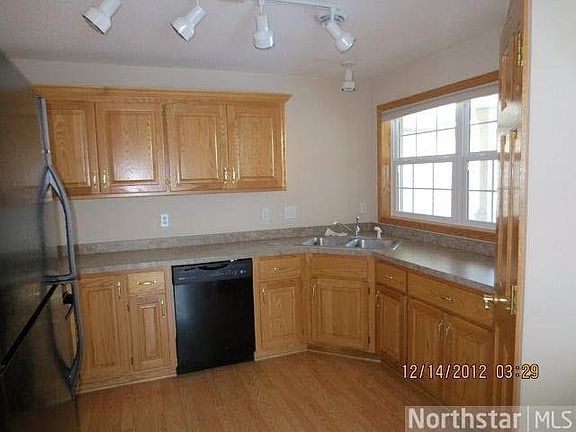 2nd image of 906 Fairfield Place