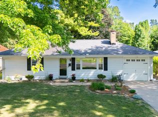 2206 Glendale Ave, Pekin, IL 61554