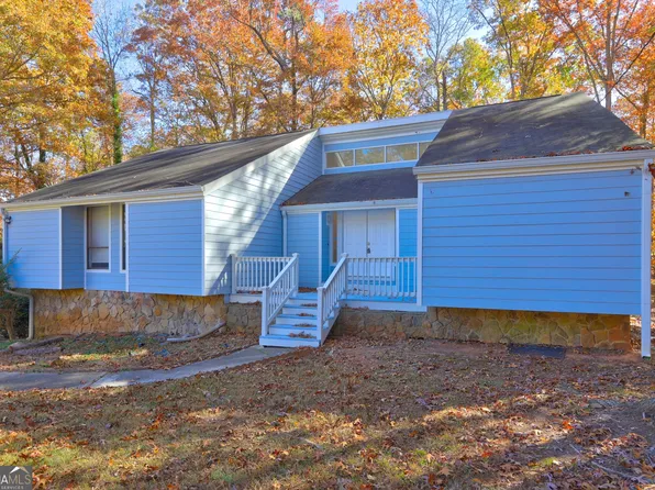 871 Lost Creek Cir, Stone Mountain, GA 30088