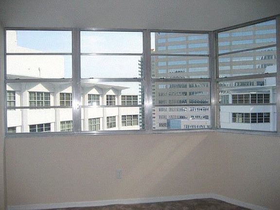 4th image of 825 Brickell Bay Dr APT 2041