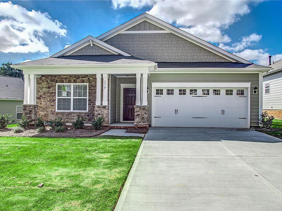 Located on 0048 in Sutton Mill - Park Collection in FORT MILL, SC