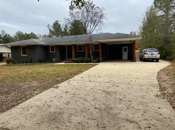 537 Farber Dr, Adamsville, TN 38310