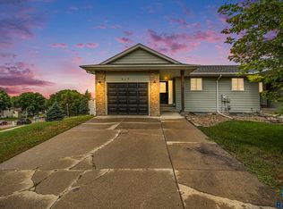 3072 E Bragstad Dr, Sioux Falls, SD 57103