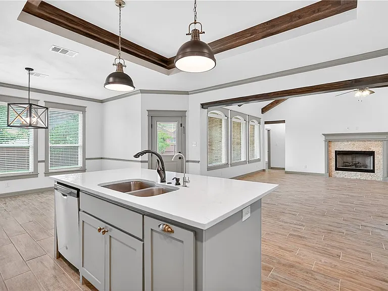 4008 High Creek Ct — Photo 6
