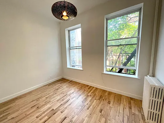 Rented by J PRESTON AND ASSOCIATES INC | media 9