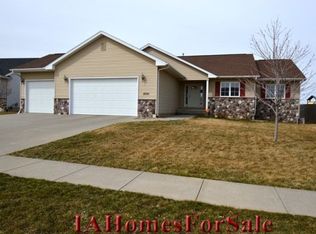 2710 Spoonbill Dr, Marion, IA 52302