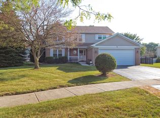 2 Hidden Valley Ct, Bolingbrook, IL 60490