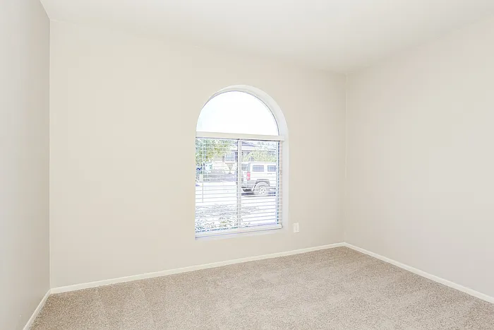 3143 W Julie Dr — Photo 11