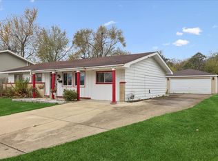 1420 Cooper Rd, Hoffman Estates, IL 60169